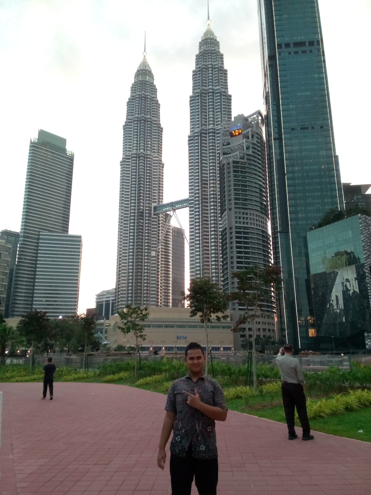 ridwan wiranata at BuildWithAngga
